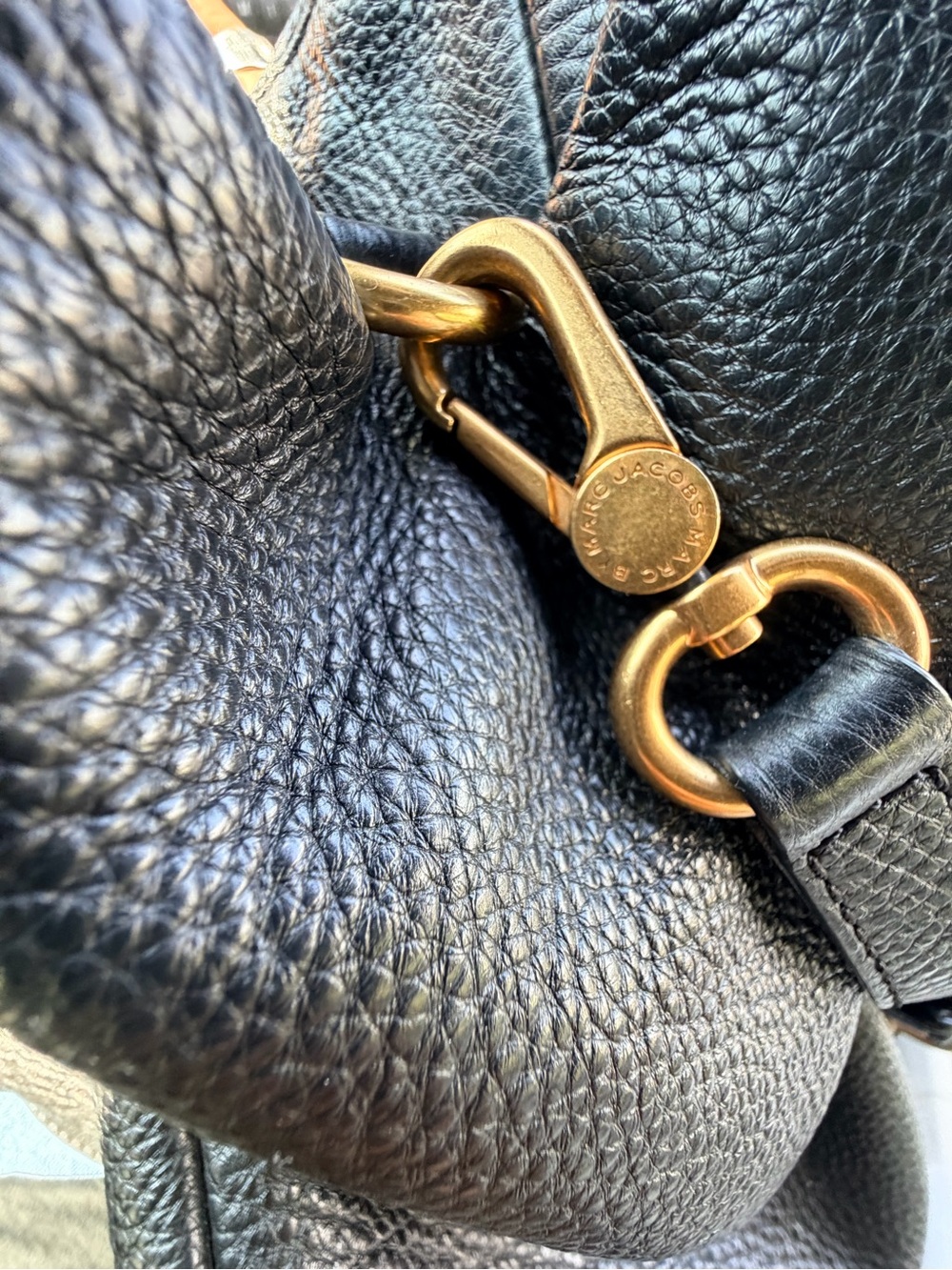 Marc by Marc Jacobs Black Pebbled Leather Shoulder Bag with Gold Hardware - Picture 7 of 11